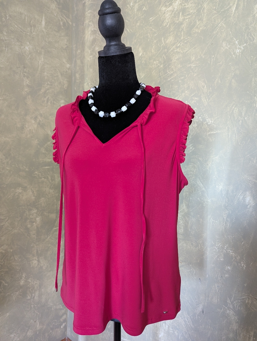 🔥Tommy Hilfiger Sleeveless Ruffle-Trim V-Neck Top in Red 🍒